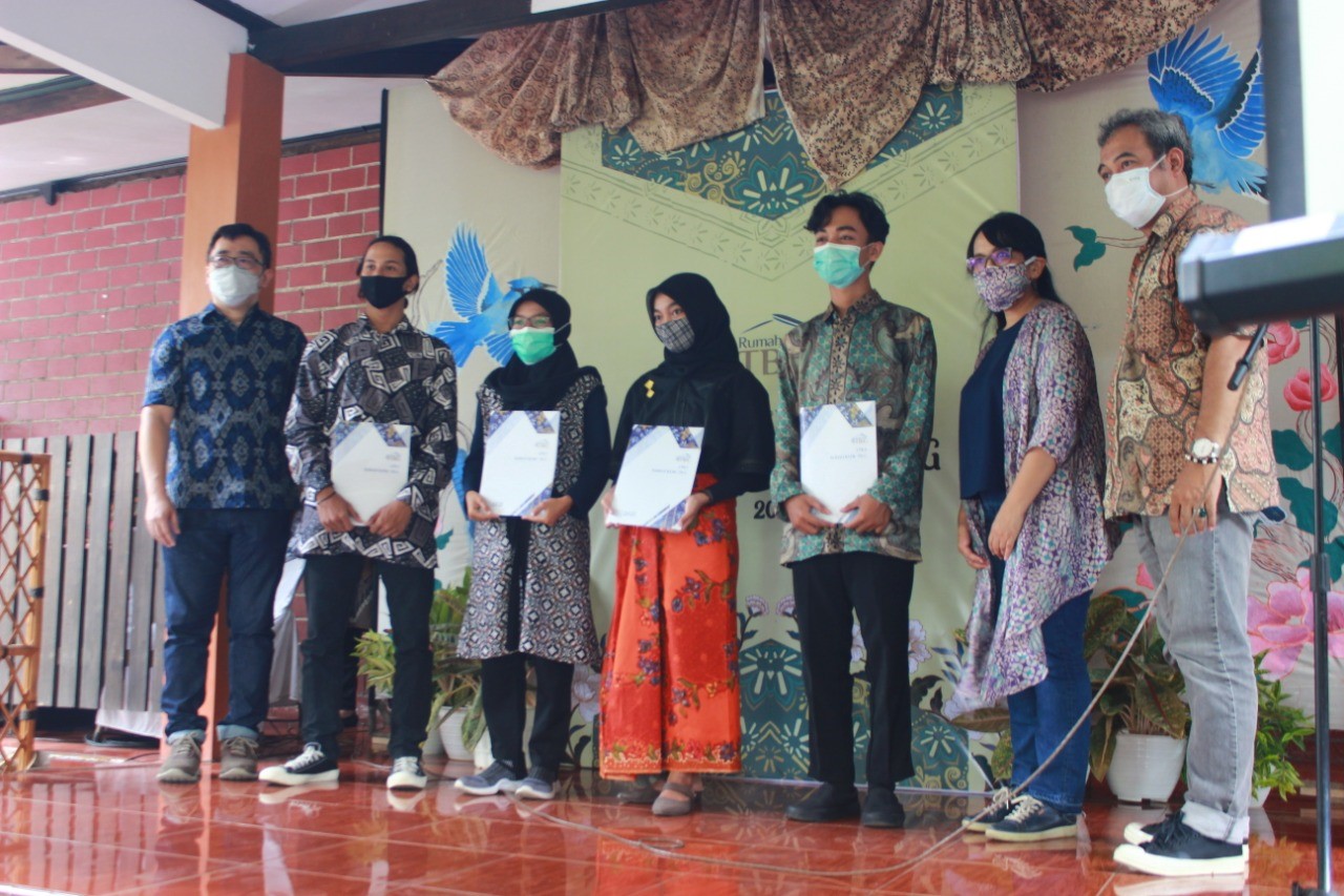 Wisuda LPKS Rumah Batik TBIG Tahun 2021